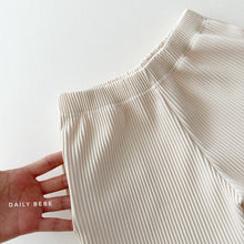 Load image into Gallery viewer, Collar Pleats Set-up
