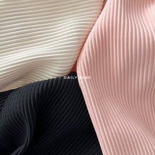 Load image into Gallery viewer, Collar Pleats Set-up

