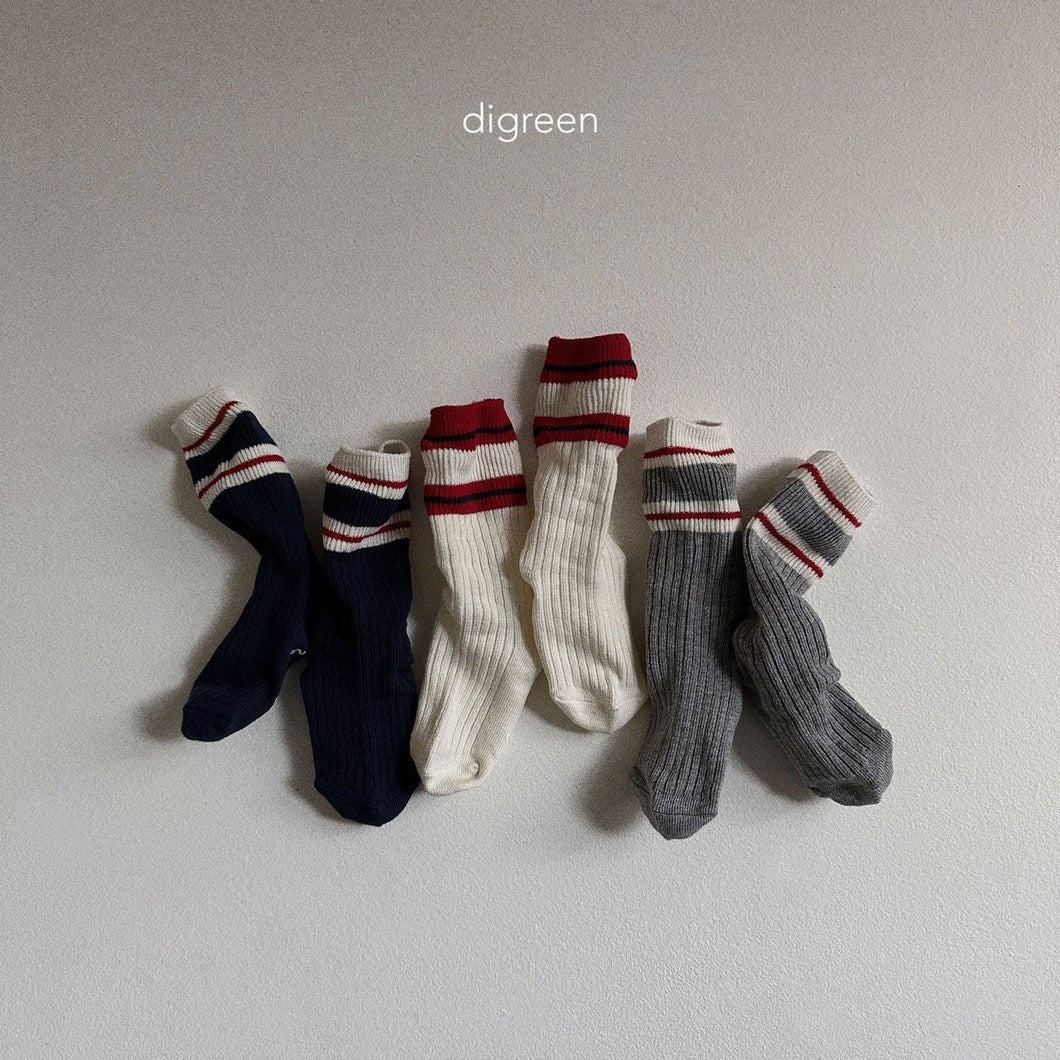 Double Line Socks Set