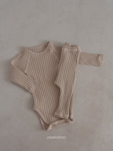 Load image into Gallery viewer, Ian Baby Suit Set
