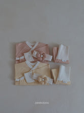 Load image into Gallery viewer, Kkaebi Flower Newborn Set
