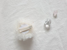 Load image into Gallery viewer, Tulle Pearl Tiara Hairpin
